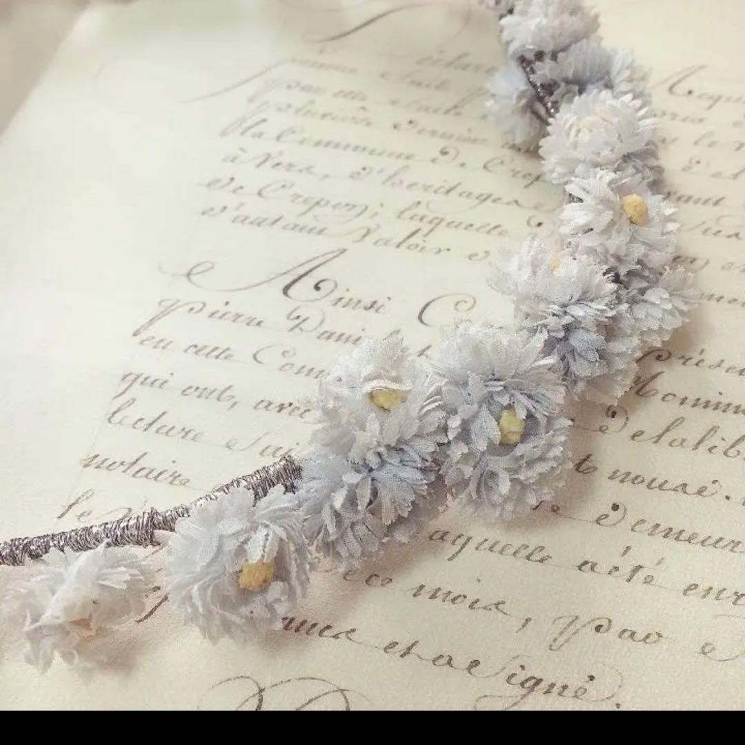 フランス アンティーク　パウダーブルーのデイジーの花冠　布花　コサージュ