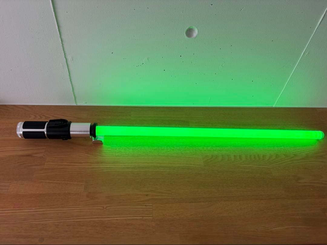 ￼【ほぼ未使用】ハズブロForce FX Elite ヨーダ ライトセーバー