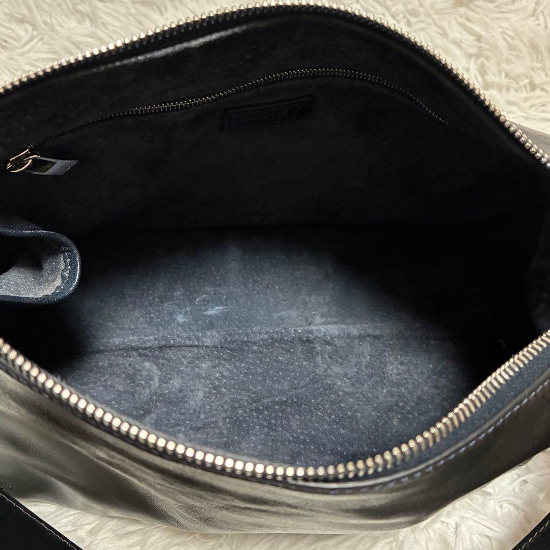 HIROFU ヒロフ　ワンショルダーバッグ　レザー　牛革　Hロゴ　ブラック