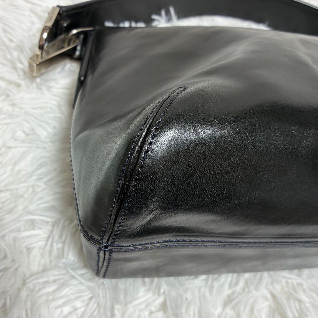 HIROFU ヒロフ　ワンショルダーバッグ　レザー　牛革　Hロゴ　ブラック