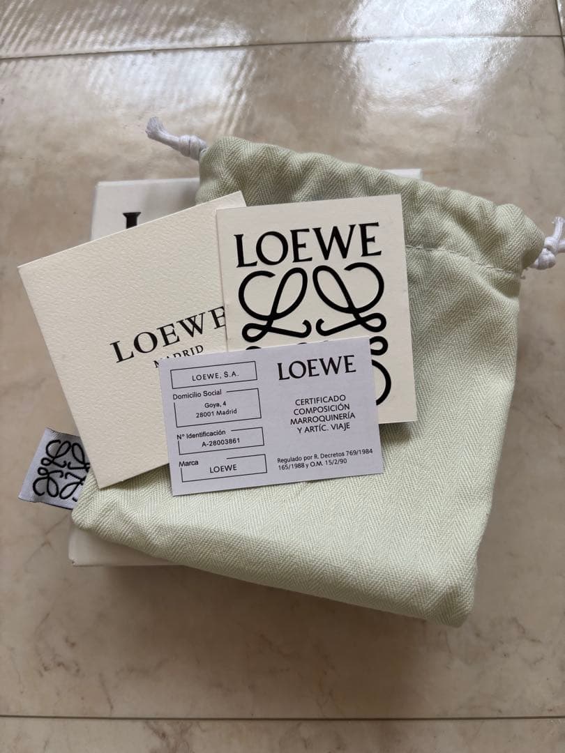 LOEWE　ロエベ　三つ折りウォレット