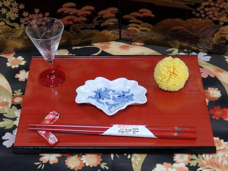 古伊万里　染付　貝に水草の図　桐紋変形豆皿　手塩皿　D964AS-BWr