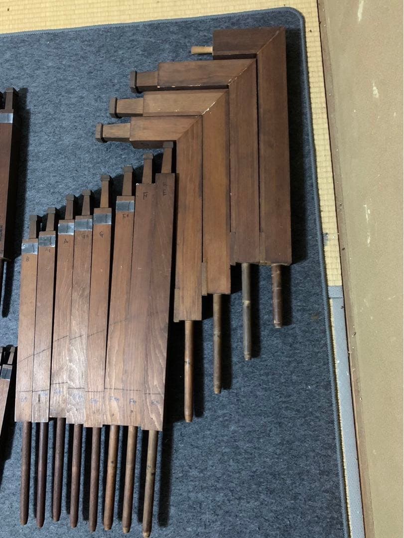 パイプオルガン　パイプ49本　 木製管37本　金属管12本