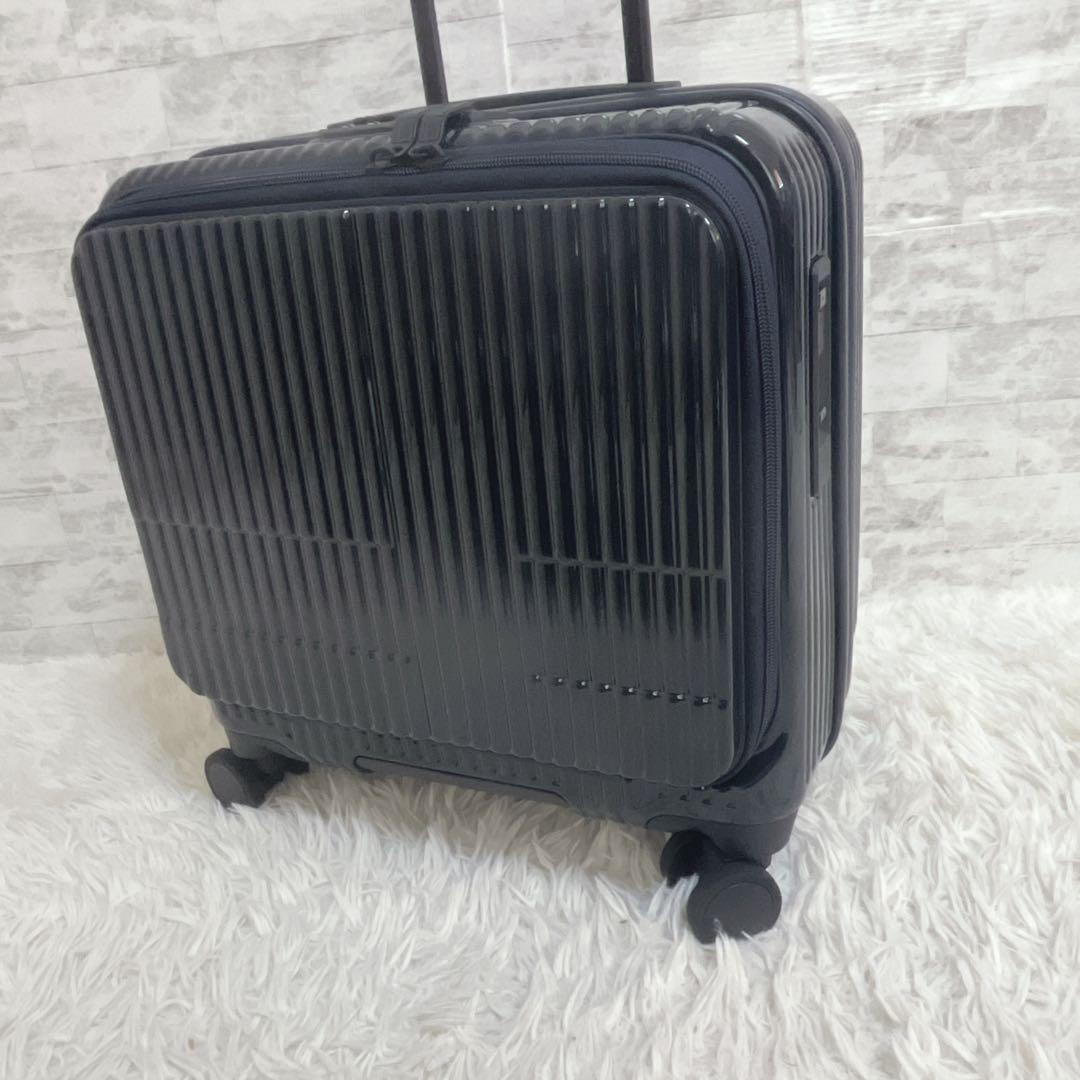美品　イノベーター　キャリーケース　スーツケース　33L