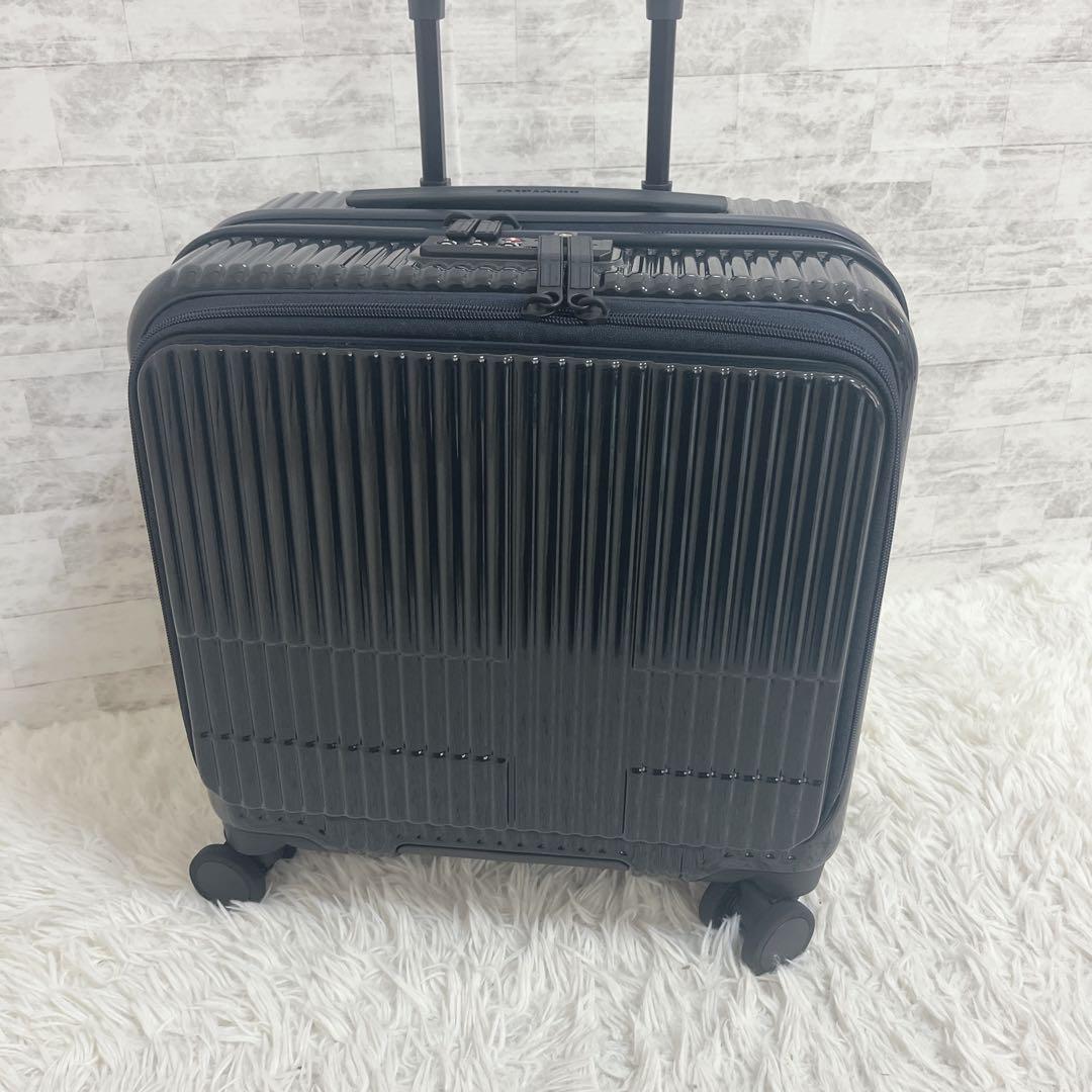 美品　イノベーター　キャリーケース　スーツケース　33L