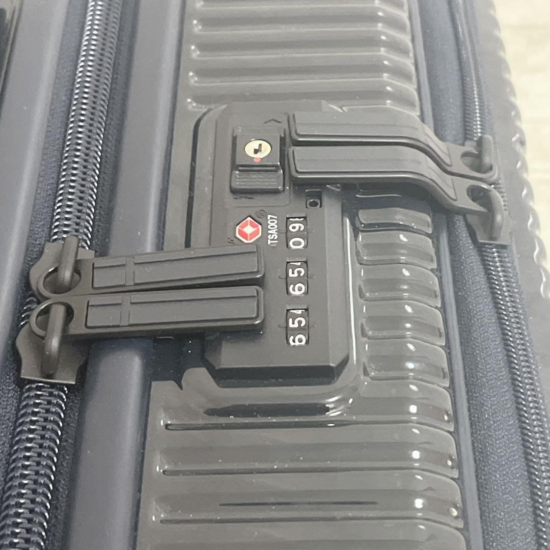 美品　イノベーター　キャリーケース　スーツケース　33L