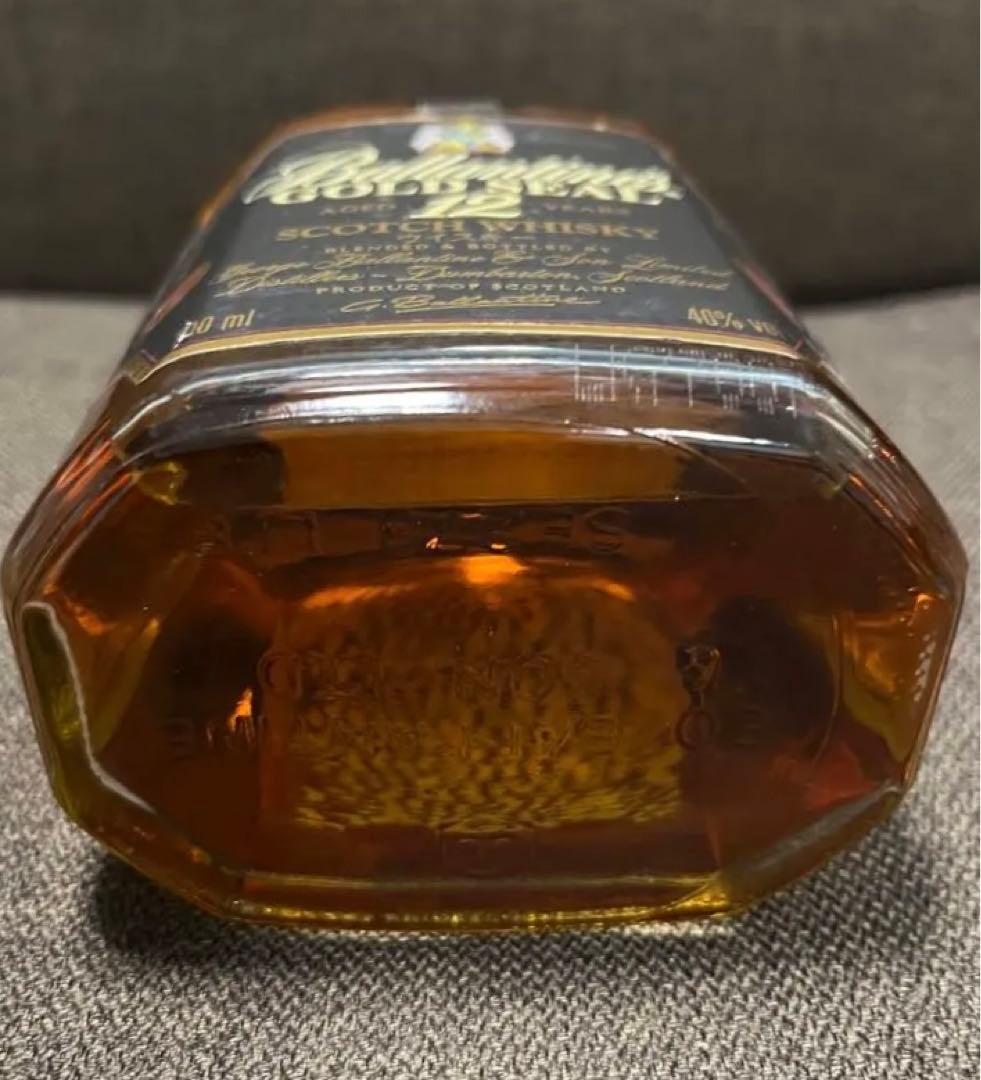 【バランタイン 12年 ゴールドシール】（700ml）