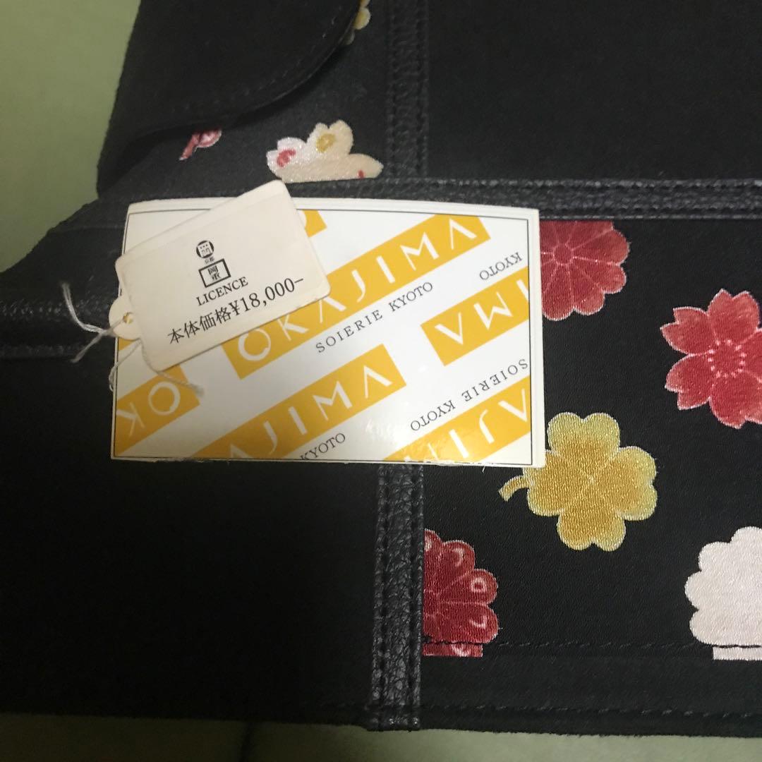 黒と花柄のレディースバック　okajima 手提げ