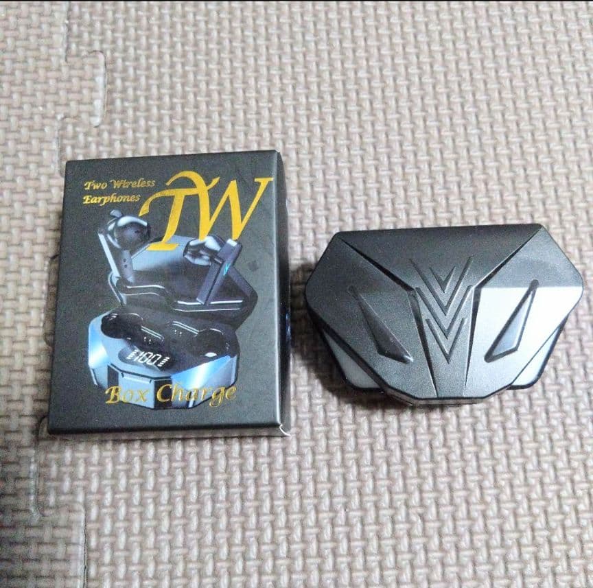 JUGGLER ワイヤレスイヤホン　ピンク