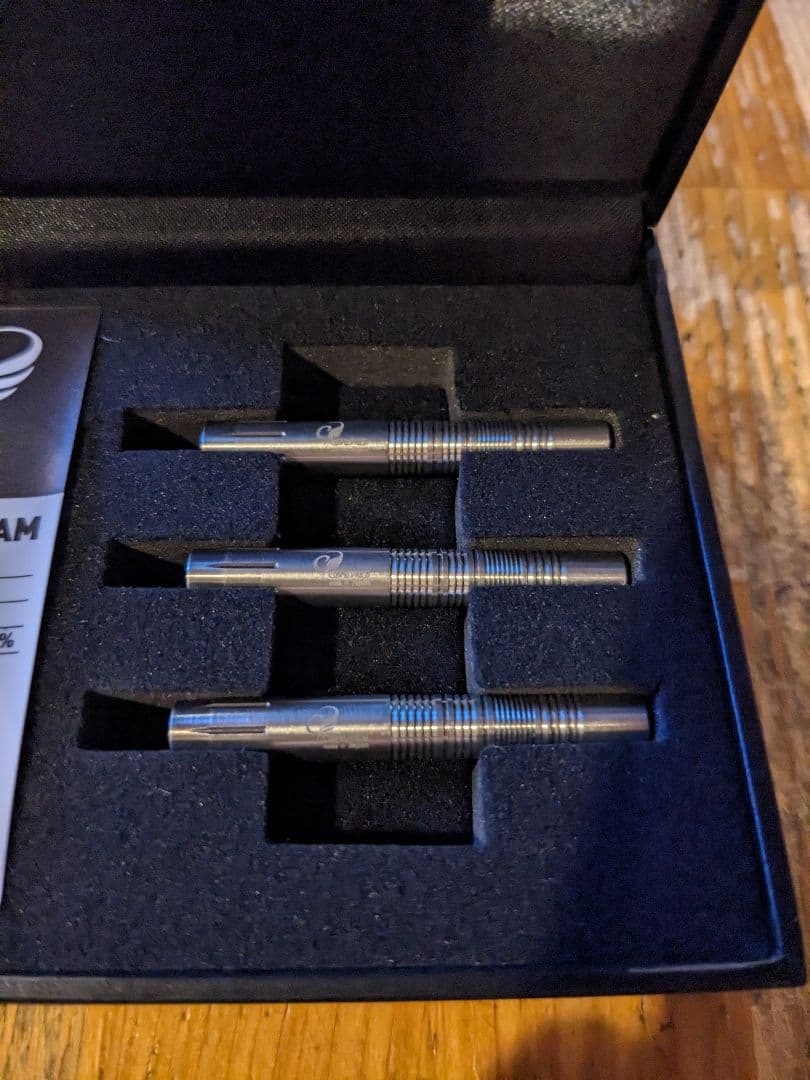 新品　ダーツ　コスモダーツ　ロイデンラム　廃盤