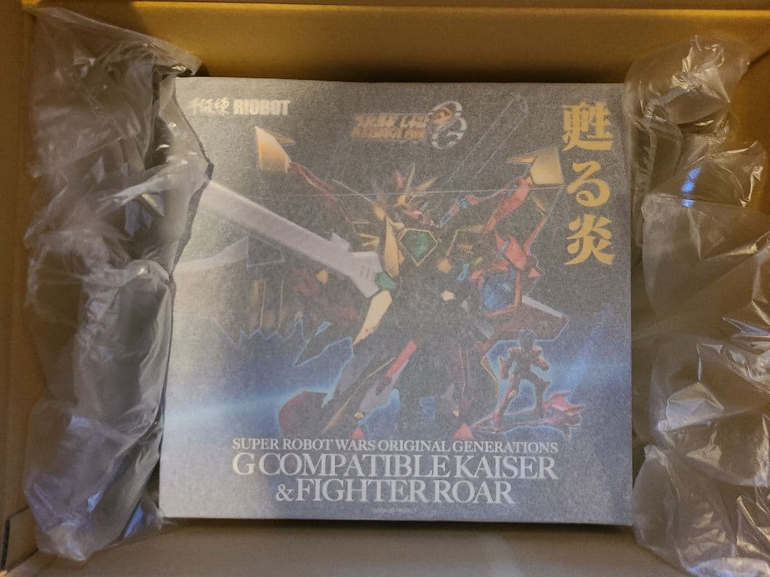 新品未開封ストア限定　RIOBOT Gコンパチブルカイザー & ファイター・ロア