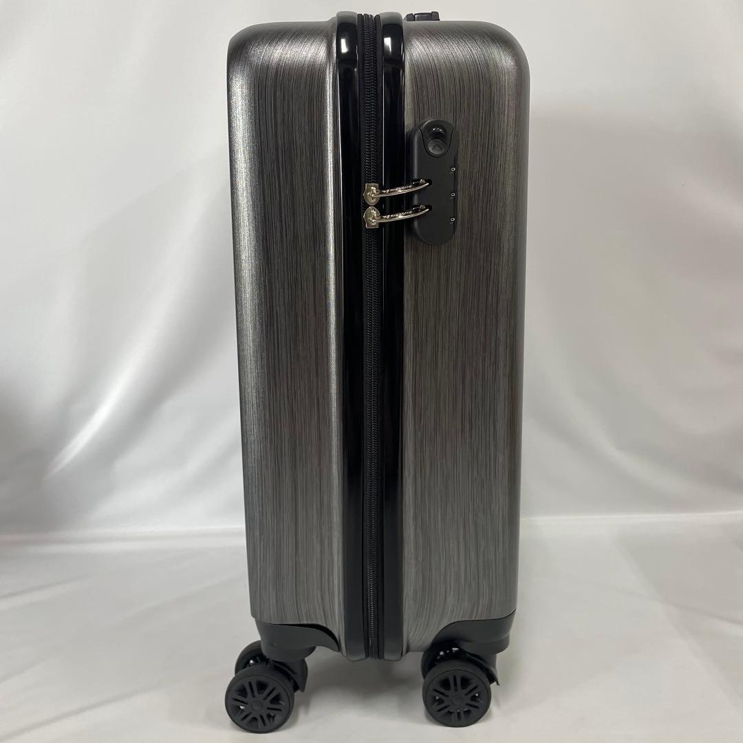 ポルシェ 軽量キャリーケース 機内持ち込み可