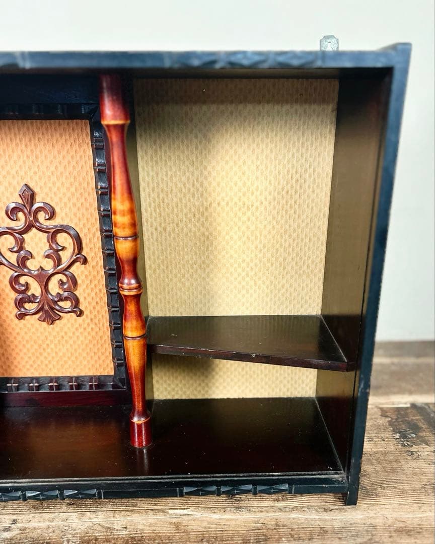 昭和初期 壁掛けガラス飾り棚｜黒塗り木製 薄型 軽量 古家具 アンティーク