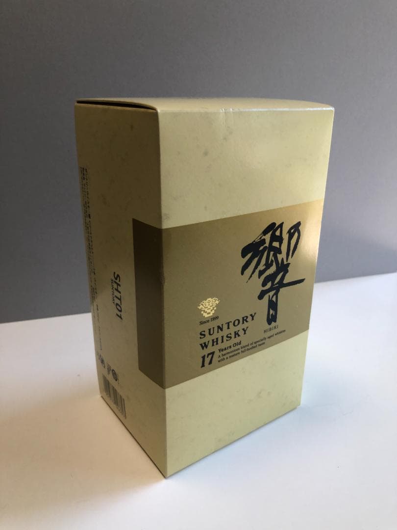 響　17年ゴールドラベル　750ml　43％　化粧箱入り