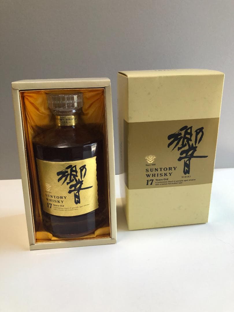 響　17年ゴールドラベル　750ml　43％　化粧箱入り