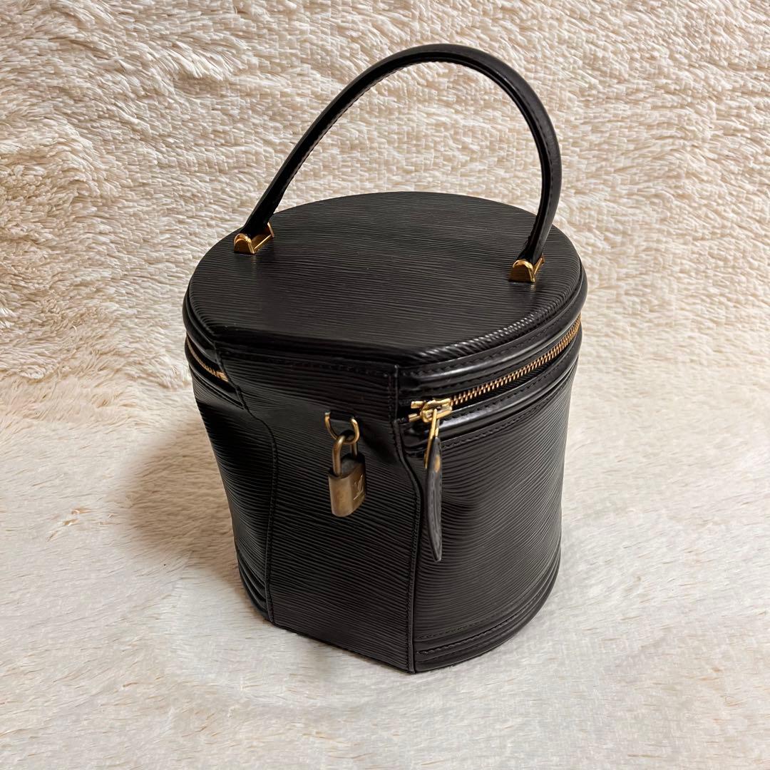 LOUIS VUITTON ルイヴィトン エピ カンヌ　ブラック　黒