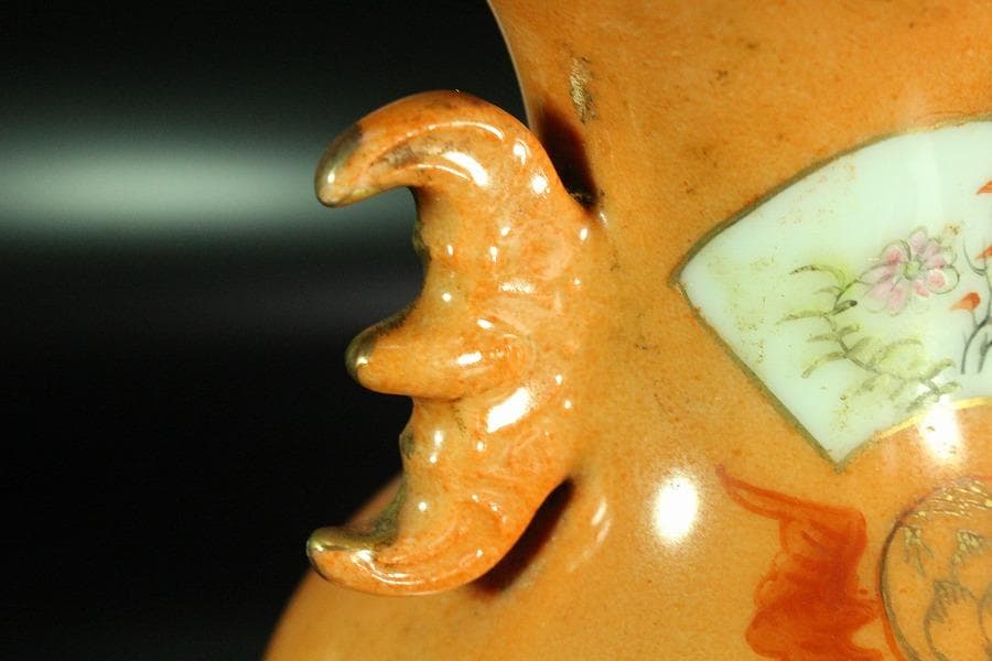 中国美術 色絵 女人鹿図 蝙蝠耳 花瓶 時代物 台付(K-A717)