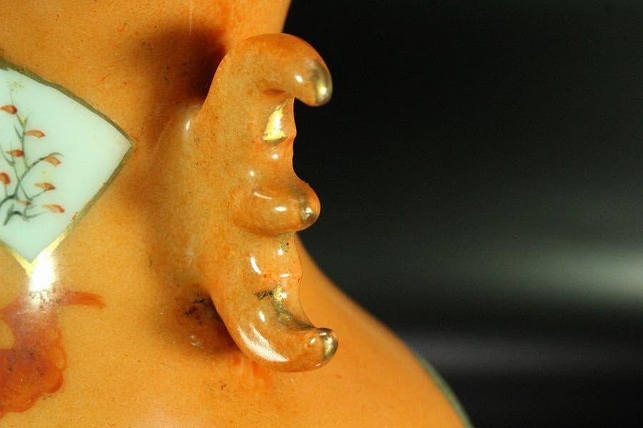 中国美術 色絵 女人鹿図 蝙蝠耳 花瓶 時代物 台付(K-A717)