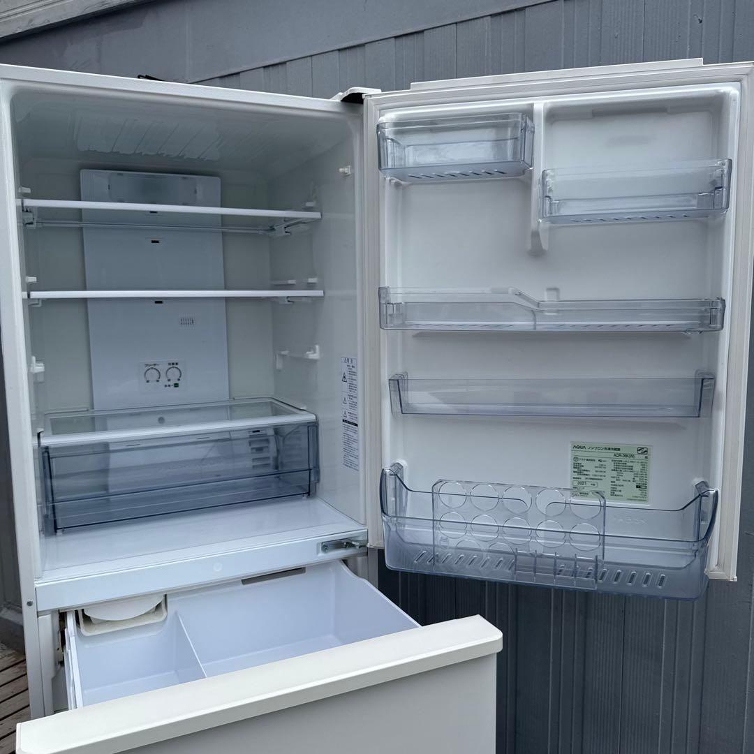 美品 AQUA 4ドア冷蔵庫 355L スリムサイズ スタイリッシュデザイン
