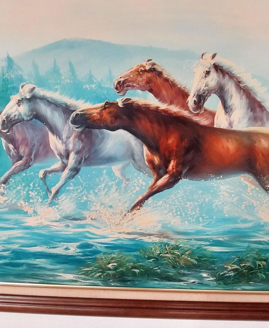 油絵　水辺を駆ける馬群