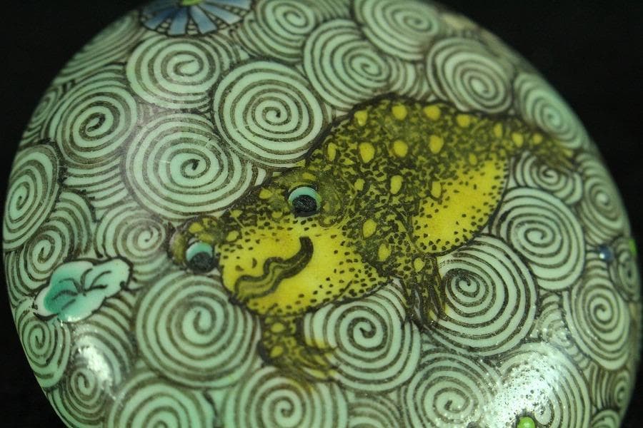 中国美術 色絵 渦蛙紋 香合 古美術 唐物(K-YC536)