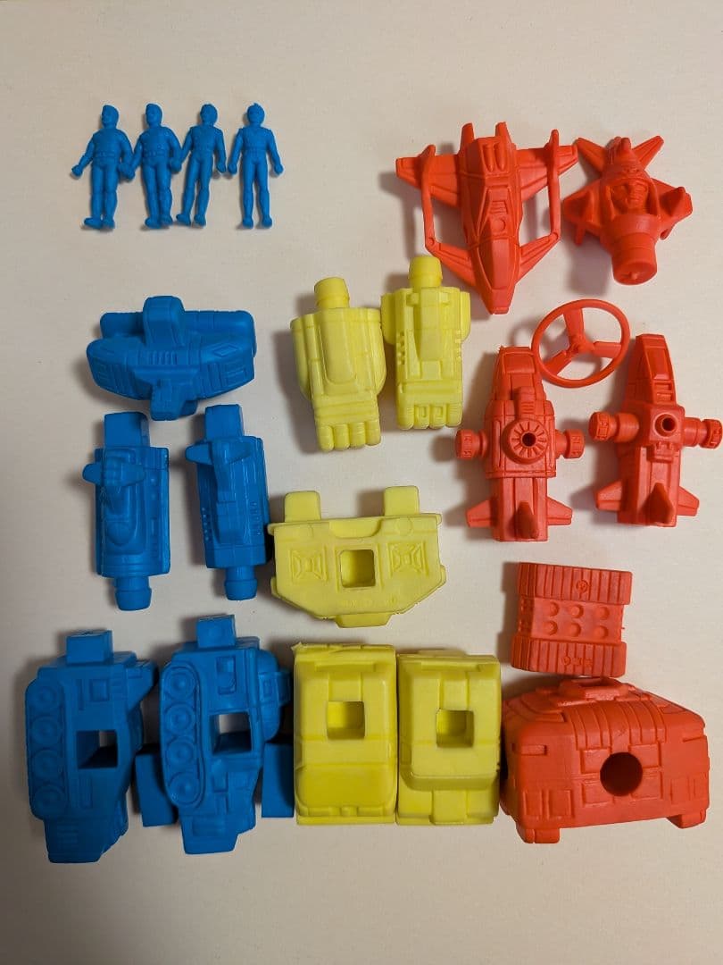 当時物　機甲艦隊ダイラガー　消しゴム　19パーツ+4体