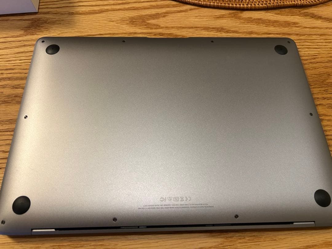 シルバー MacBook Air 2018