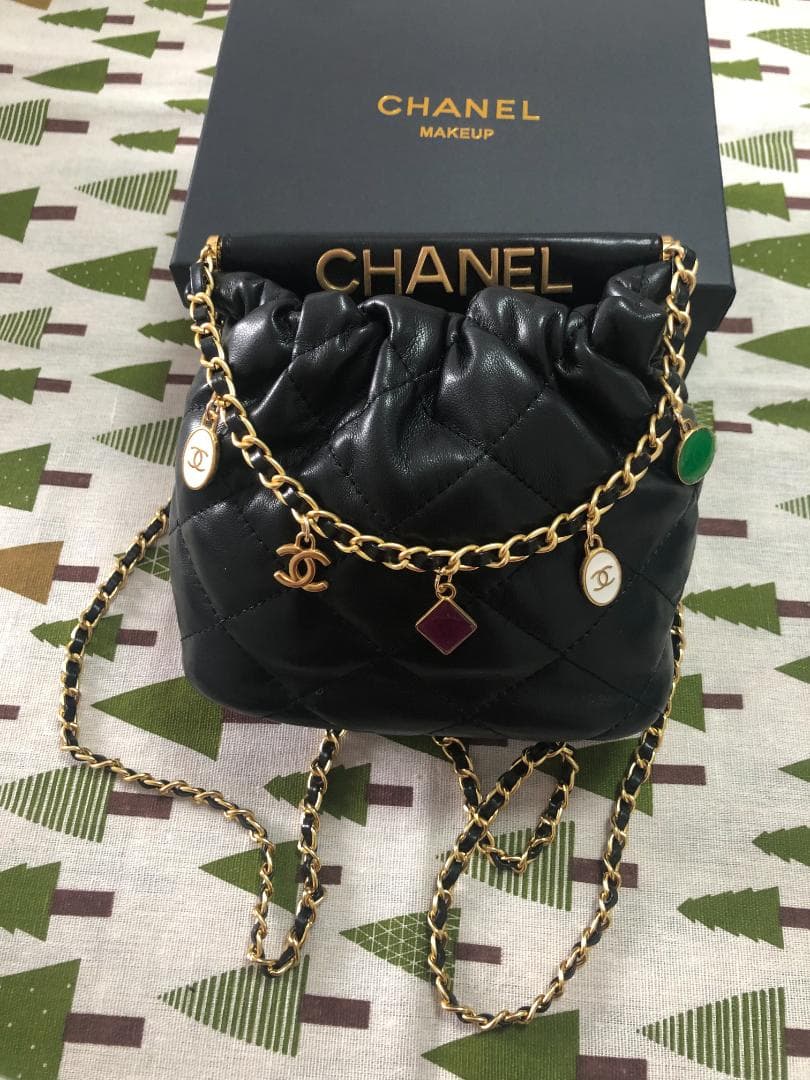 箱付きますショルダーバッグ　ブラック