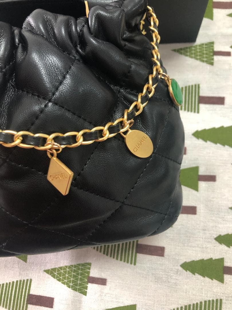 箱付きますショルダーバッグ　ブラック