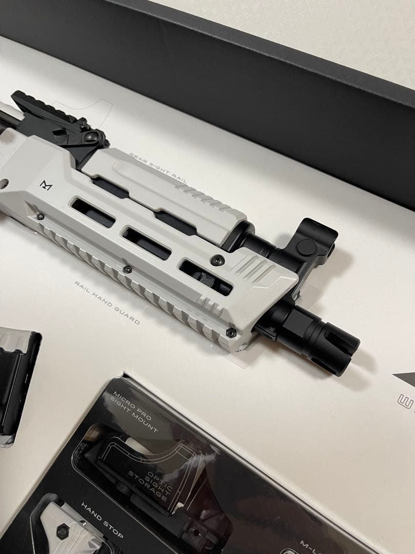 【美品】東京マルイ　次世代電動ガン AK ホワイトストーム