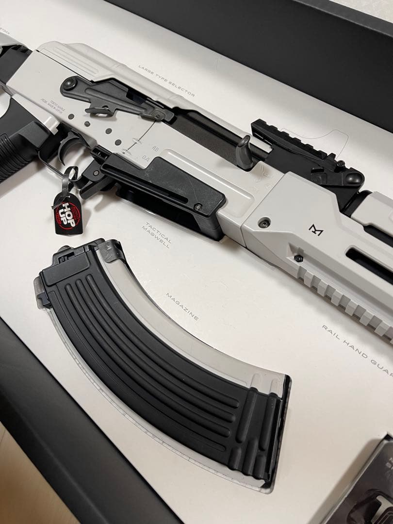 【美品】東京マルイ　次世代電動ガン AK ホワイトストーム