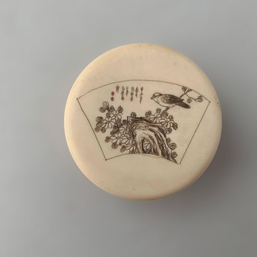 鶯の絵　入れ物　陶芸