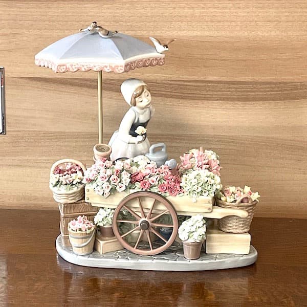 リヤドロ　公園通りの花屋さん　フィギュリン　LLADRO 人形　ポーセリン