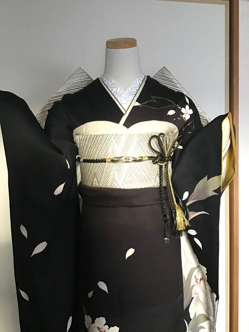 ちゃむりんご 振袖フルセット　黒　濃茶　牡丹　正絹　シック　豪華　成人