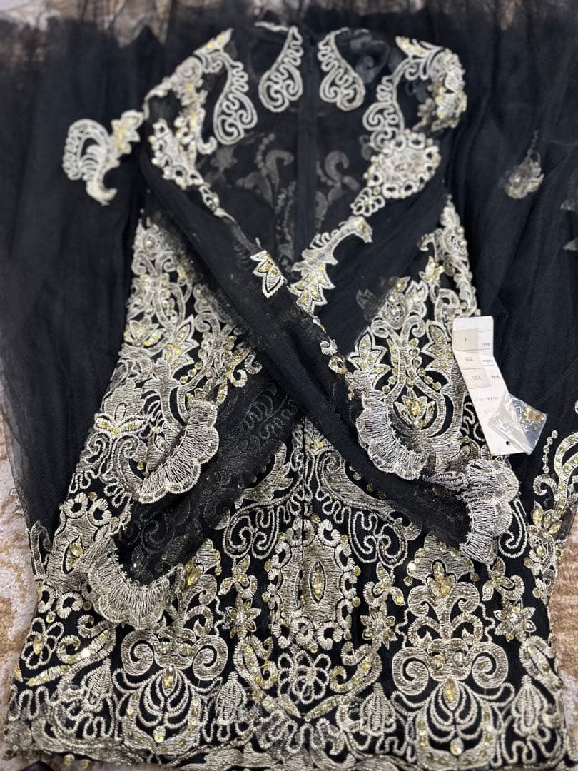 刺繍入り黒マーメイドドレス