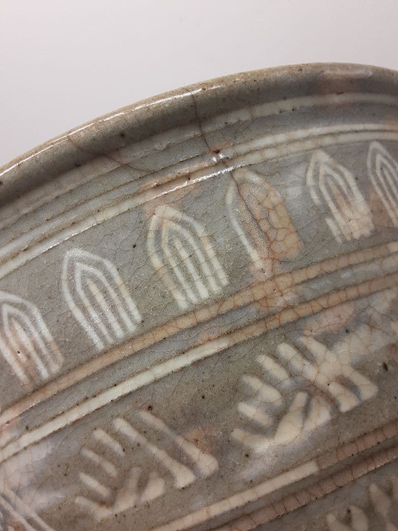 B312　時代古作 在銘 李朝三島白象嵌菓子鉢 直径22.3㎝ 茶道具　　DD