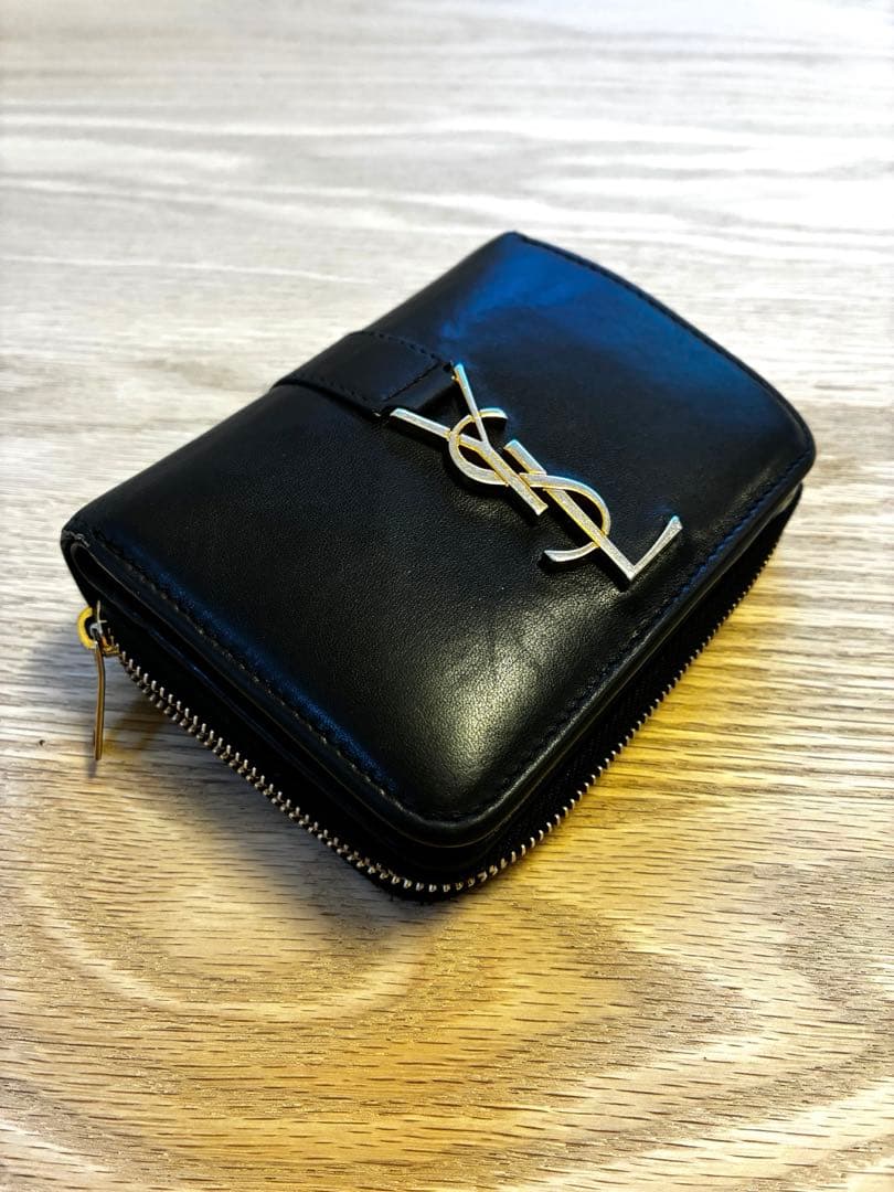 YSL ブラック 二つ折り財布♡※写真追加しました！擦れご確認ください