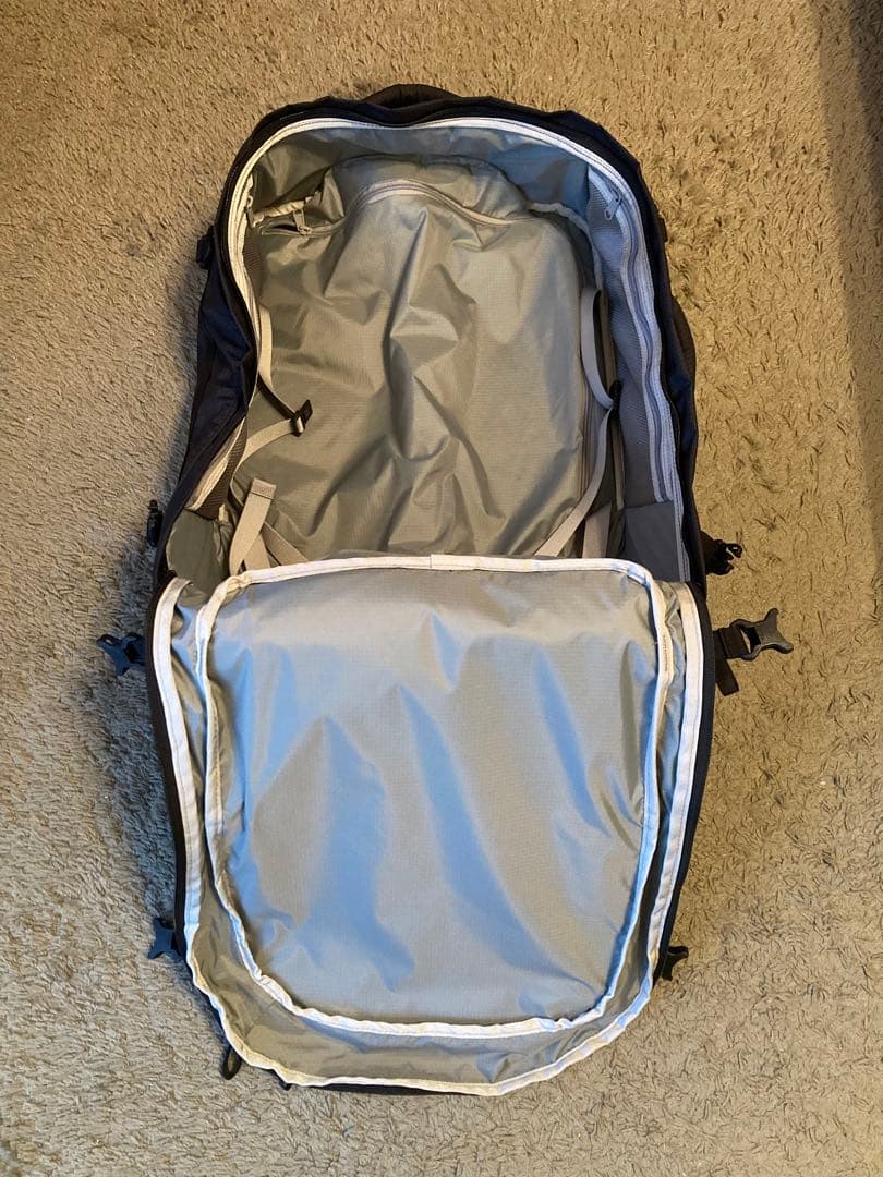 モンベル ウィーリーバッグ 35　ブラック