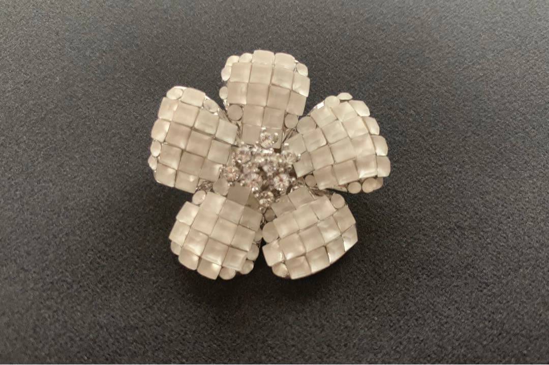 フォクシー ブローチ　お花