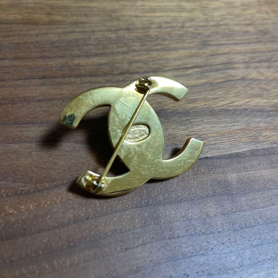 CHANEL ターンロック　ブローチ