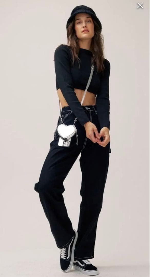 BANDOLIERiPhoneケース14pro (日本未入荷)