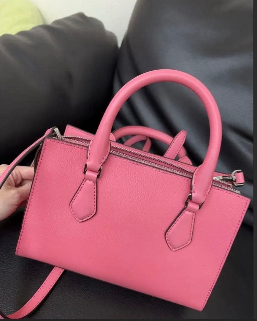 MICHEAL KORSサーモンピンク。セール