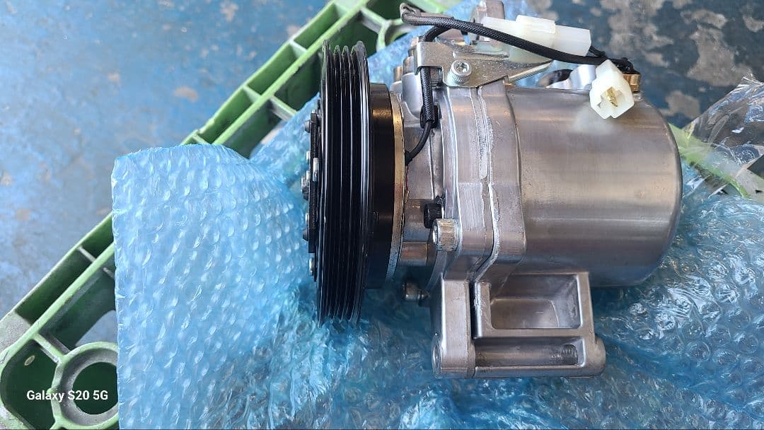 タント コンプレッサー エアコンコンプレッサー 88320-B2060