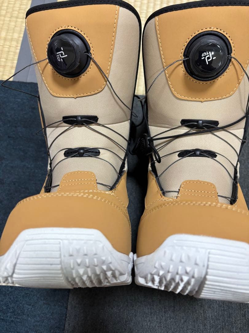 KISS MARK ベージュ スノーボードブーツ