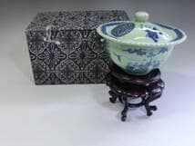 蓋物■中国 青磁 染付 唐子 大清滋正年製 印判 蓋茶碗 漆器台付 時代物 骨董
