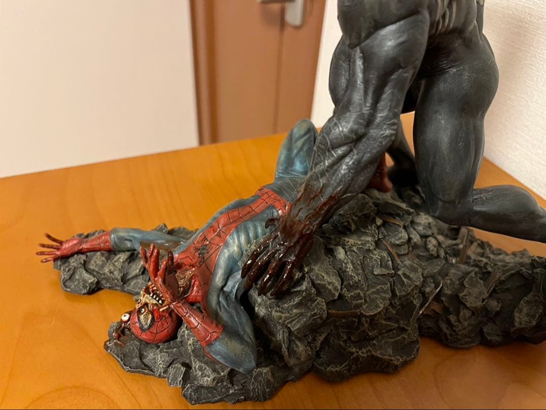 スパイダーマン ヴェノム スタチュー