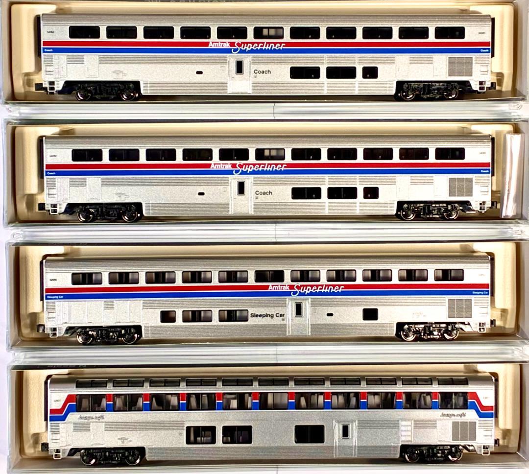 ☆ Amtrak スーパーライナー 客車＆牽引機　F40PH重連モデル☆彡