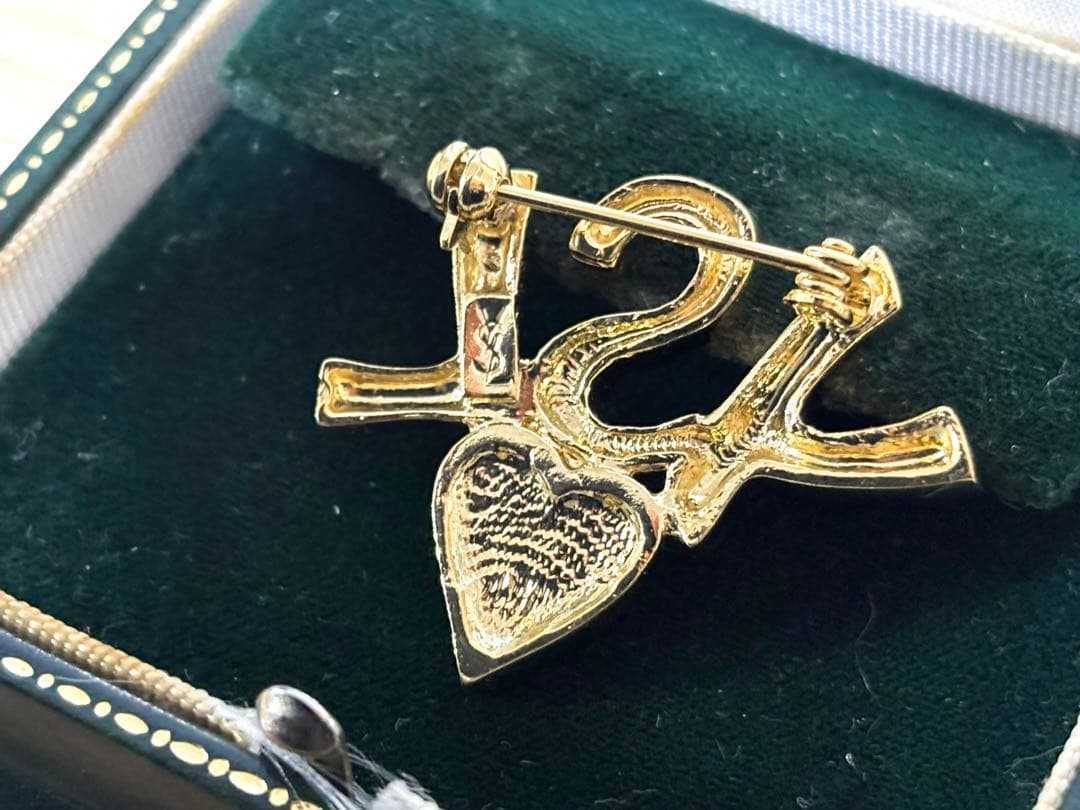 YSL ゴールド ハート ロゴ ラインストーン ブローチ