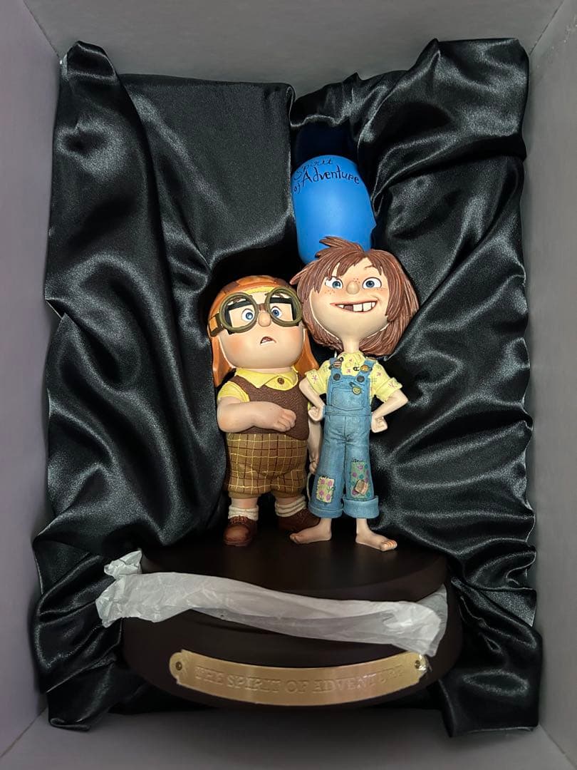 カールじいさんの空飛ぶ家　カール　エリー　幼少期　フィギュア　レア