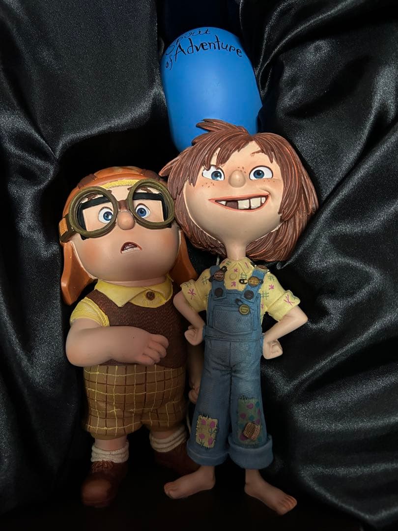 カールじいさんの空飛ぶ家　カール　エリー　幼少期　フィギュア　レア